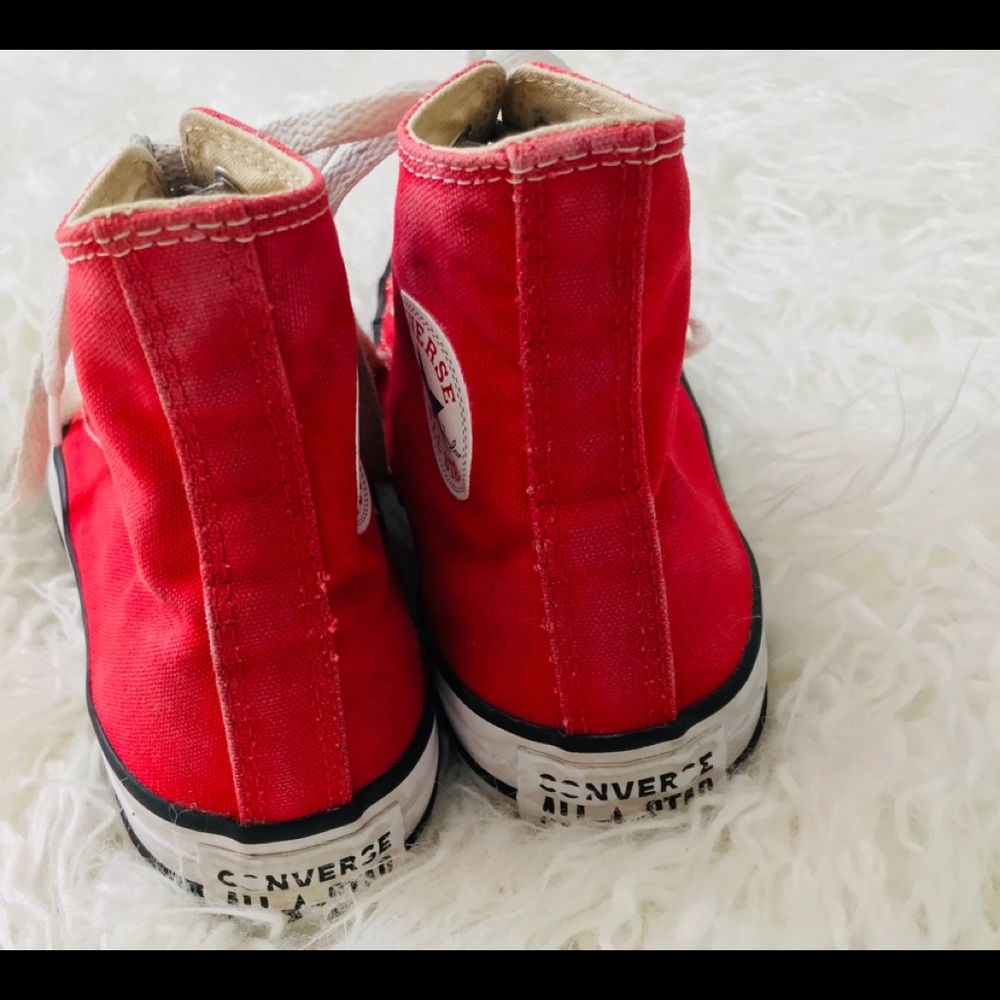 Converse Shoes sz 3 Men’s and sz 5 Women’s - Picture 3 of 5